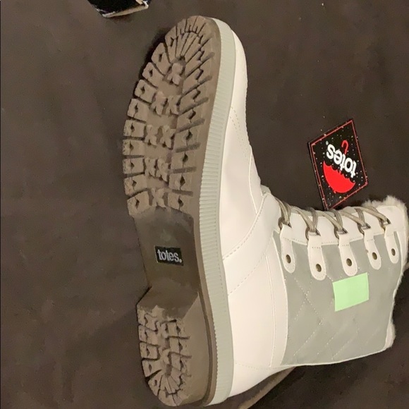 Womens Winter Boots Totes 10 Beige Taupe Quilted Lined Snow Mid Calf Padded - Picture 6 of 6